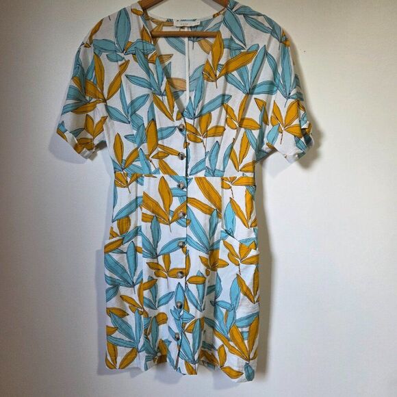 EUC LUSH V NECK BUTTONED SHORT SUMMER DRESS SIZE SMALL - Picture 1 of 16